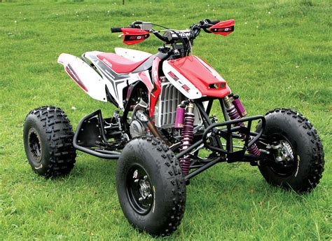Sport quads - The Kawasaki KFX400 is a nimble sport quad that resulted from the joint effort of Kawasaki and Suzuki in 2003. A replica of the QuadSport 400, this race machine featured a 4-stroke 398-cm3 engine, 85-mph top-end speed, excellent braking system, electric start system, and sporty aesthetics. The KFX 400 may have taken a back seat …